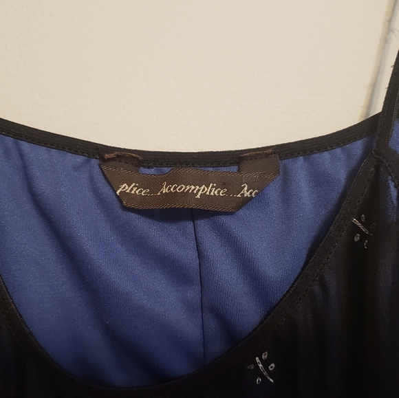 Accomplice mid length dark dress - Picture 6 of 7